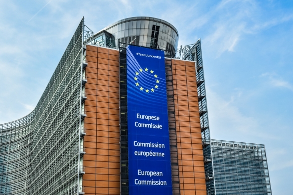 La Commission européenne veut introduire un "droit de réparation" pour les smartphones